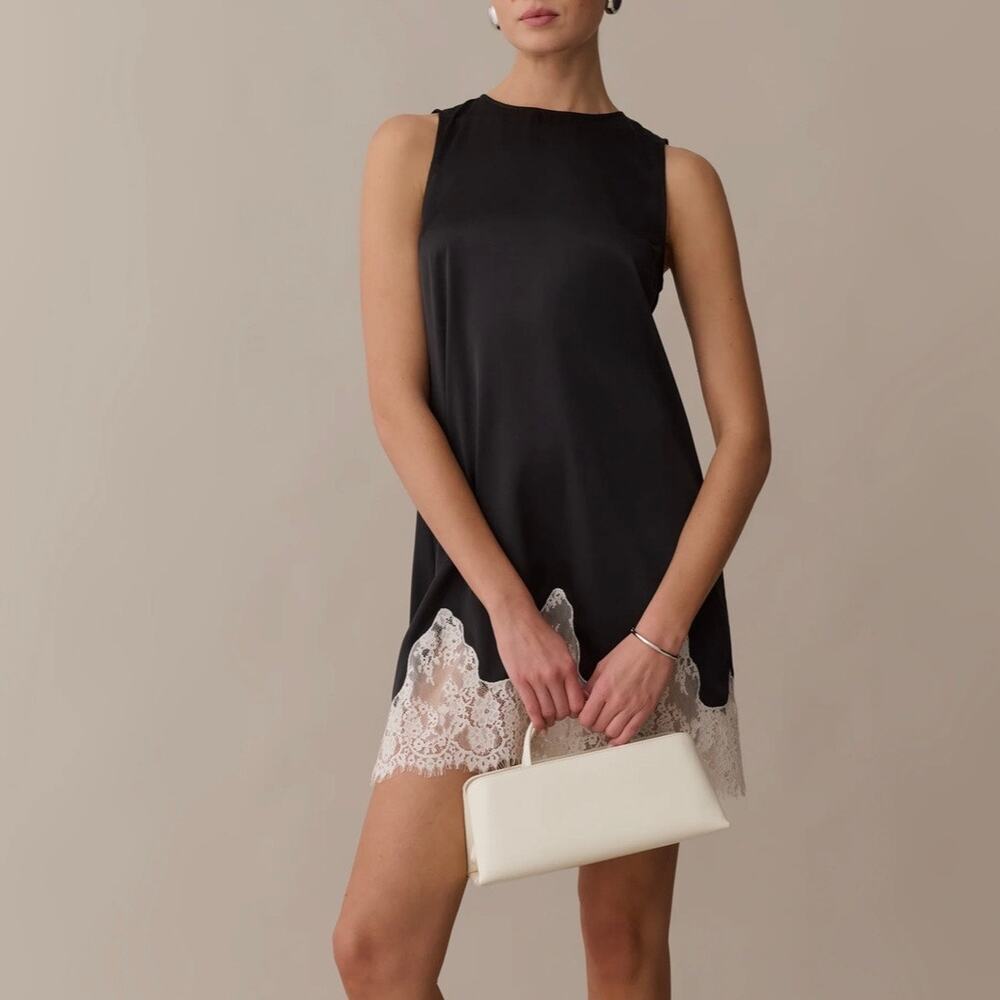 Few Moda Yasmin Dress Black Sleeveless Scalloped Lace Trim Size M Shift Mini LBD